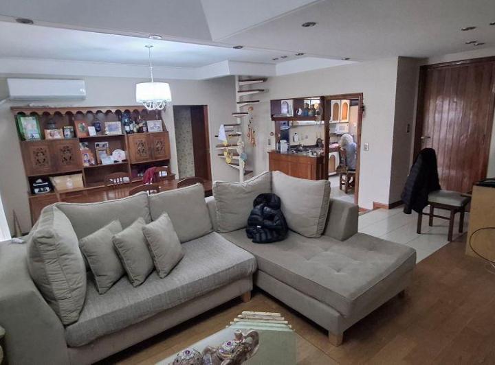 Casa · 480m² · 5 Ambientes · 8 Cocheras