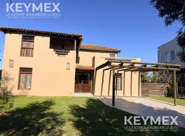Casa · 209m² · 6 Ambientes · 2 Cocheras · Venta y Alquier de Casa 6 Ambientes en El Canton