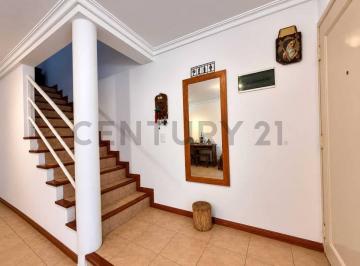 Casa · 94m² · 4 Ambientes · 1 Cochera · Venta Tríplex 4 Ambientes con Cochera Patio Parrilla Terraza en Carapachay