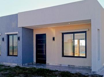 Casa · 63m² · 3 Ambientes · Venta Casa 3 Ambientes a Estrenar Piscina - Barrio Cerrado La Reserva del Oeste - General Rodriguez