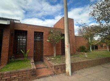 Casa de 6 ambientes, Córdoba · Casa en Ayacucho