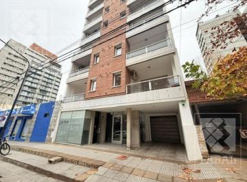 Departamento · 68m² · 3 Ambientes · 1 Cochera · Departamento Alquiler Centro, 2 Dorm., 2 Baños, Balcón y Cochera