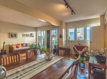 Departamento · 221m² · 5 Ambientes · Departamento a La Venta de 7 Ambientes en Flores Piso Entero