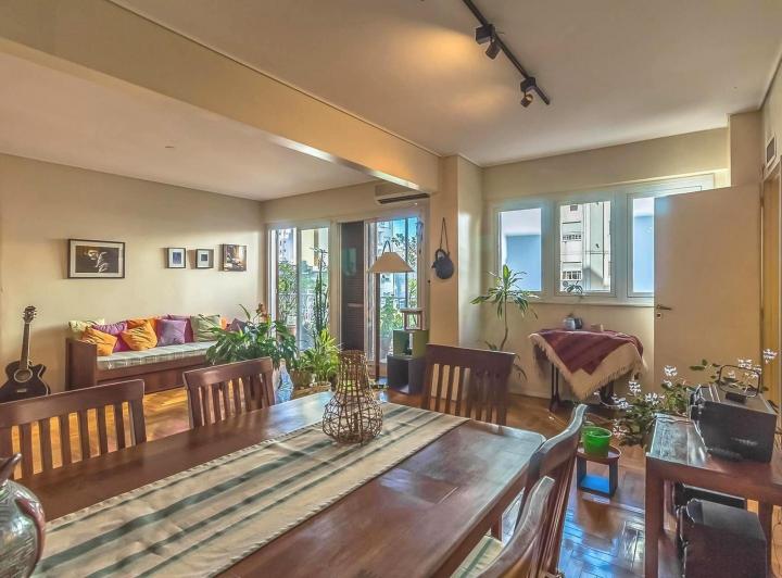 Departamento a La Venta de 7 Ambientes en Flores Piso Entero