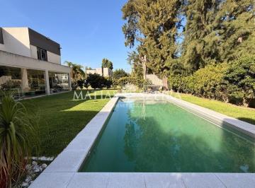 Casa · 347m² · 5 Ambientes · 1 Cochera · Casa 5 Ambientes en Venta Barrio Privado Weston