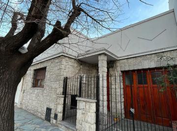 Casa · 3 Ambientes · Casa Excelente Construccion y Ubicacion