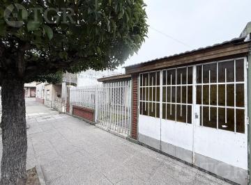 Casa · 85m² · 3 Ambientes · 1 Cochera · Venta de Casa 3 Ambientes. con Parrilla y Garage. en Lomas del Mirador