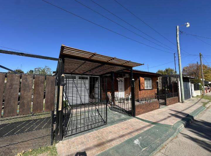 Casa · 100m² · 4 Ambientes · 1 Cochera