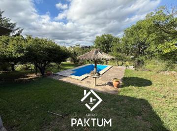 Foto · Casa con Pileta en Venta en Estancia Vieja
