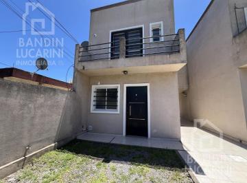 Casa de 3 ambientes, Berazategui · Duplex en Alquiler de 3 Amb con Jardin en Berazategui.