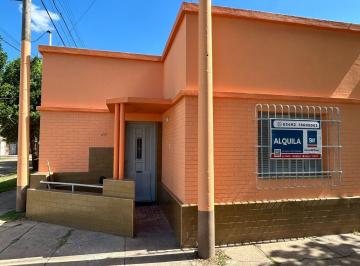 Casa · 4 Ambientes · 1 Cochera · Casa en Barrio 9 de Julio