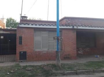 Casa · 190m² · 6 Ambientes · 2 Cocheras · Roldán - Casa Céntrica