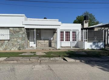 Casa · 174m² · 5 Ambientes · 1 Cochera · Casa en Roldan