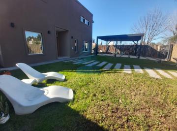 Casa · 320m² · 3 Ambientes · Alquiler Casa de 3 Ambientes en Barrio Carabassa, Pilar