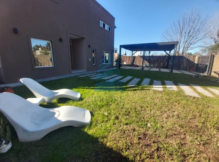 Casa · 320m² · 3 Ambientes