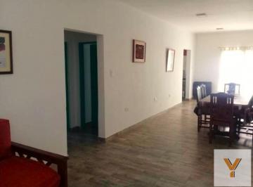 Casa · 100m² · 3 Ambientes · Casa en Alquiler - 2 Dorm. 1 Baño - 300 m - Tandil