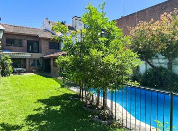 Casa · 264m² · 6 Ambientes · 2 Cocheras · Venta Casa 6 Ambientes Pileta Jardin Parrilla Cochera Olivos Vicente Lopez