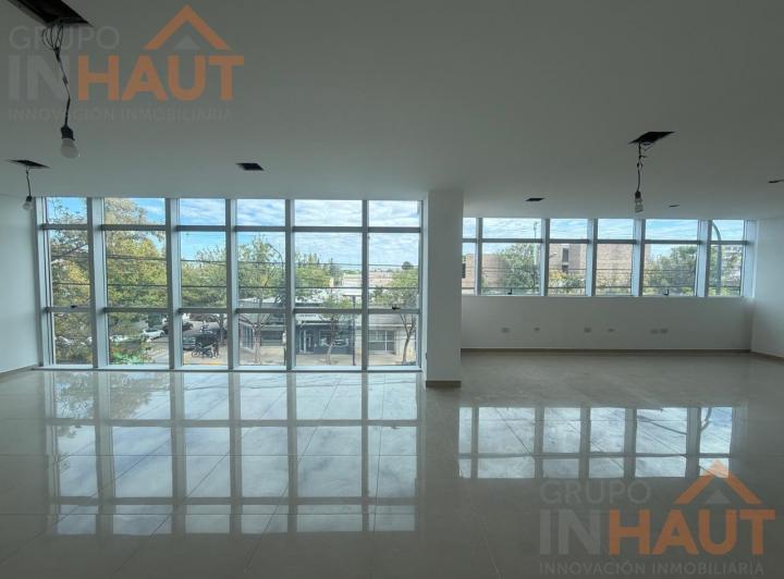 Oficina comercial · 180m² · 3 Ambientes · 3 Cocheras