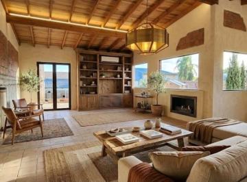 Casa · 315m² · 3 Ambientes · 3 Cocheras · Casa en Lanús Este Venta