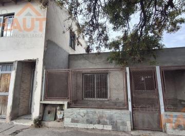 Casa · 230m² · 2 Dormitorios · 1 Cochera · Casa + Departamento en Venta