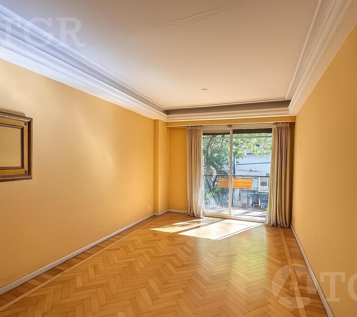 Arenales 1242