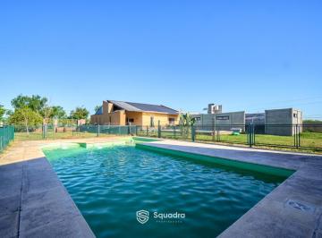 Casa · 33m² · 1 Ambiente · 4 Cocheras · Venta | Permuta - Casa Ambiente Único con Parrillero y Piscina. Punta Chacra, Roldán.