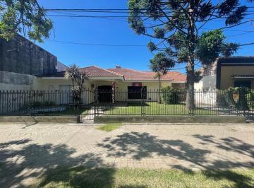 Casa · 421m² · 5 Ambientes · 2 Cocheras · Casa en Venta