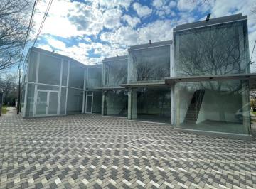 Local comercial · 49m² · 2 Ambientes · 5 Cocheras · Local en Alquiler