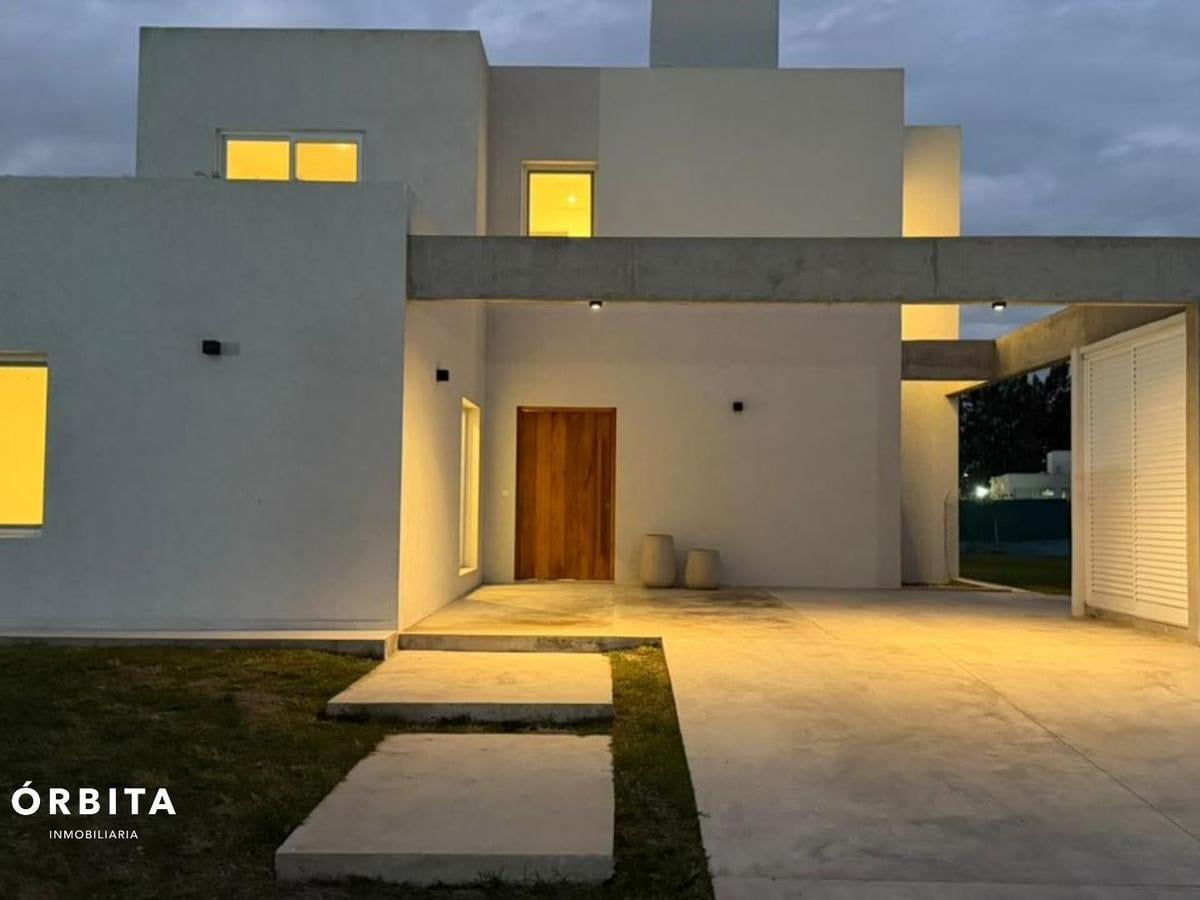 Casa en Venta en Barrio San Simon, Canning