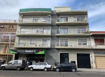 Departamento de 2 ambientes, Avellaneda · Hermoso Epartamento de 2 Ambientes Moderno con Balcon Propio (Vista Lateral) Sobre Av Fabian Onsari