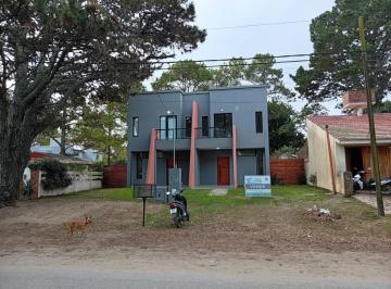 Casa · 3 Ambientes · 1 Cochera · Casa en Venta