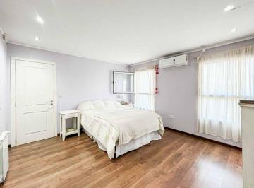 Casa · 174m² · 5 Ambientes · 3 Cocheras · Casas en Venta en City Bell