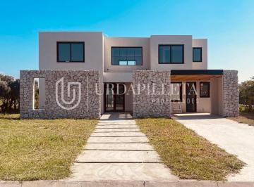 Casa · 1239m² · 6 Ambientes · 2 Cocheras · Casa en Venta en Pilara con Posible Financiacion - Tilbury - Pilar - Urdapilleta Propiedades