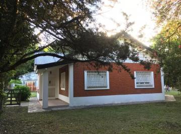 Quinta vacacional · 170m² · 5 Ambientes · Quinta en Venta - 3 Dorm. 2 Baños - 872 m - La Plata