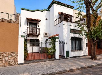 Casa · 145m² · 4 Ambientes · 1 Cochera · Venta Hermosa Casa en El Flores