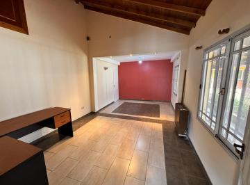 Casa · 132m² · 5 Ambientes · 2 Cocheras · Venta Casa 4 Ambientes y Monoambiente con Cocheras Jardín Parrilla en Villa Celina
