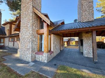 Casa · 74m² · 3 Ambientes · 1 Cochera · Casa en Esquel