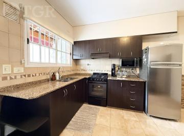 Casa · 89m² · 4 Ambientes · 1 Cochera · Venta Triplex 4 Ambientes en Lomas del Mirador