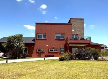 Casa · 270m² · 5 Ambientes · Venta de Casa en Barrio La Magdalena Canning