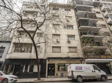 Departamento · 70m² · 3 Ambientes · Rosario 700 3 Ambientes a La Calle Reciclado a Nuevo 70 m² Departamento Caballito Venta