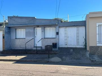 Casa · 76m² · 4 Ambientes · 1 Cochera · Casa en Venta en Rojas en El Centro