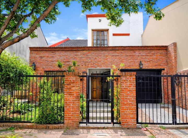Casa · 170m² · 4 Ambientes · 1 Cochera
