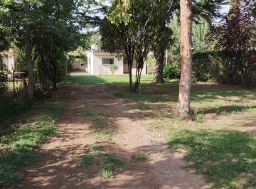 Casa · 152m² · 5 Ambientes · 3 Cocheras · Venta Casa con Parque, Pileta y Quincho en Las Compuertas
