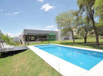 Casa · 449m² · 6 Ambientes · 2 Cocheras · Recibe Menor - Fondo Espacio Verde - 3 Dorm. - Galeria - Casa en Venta en El Bosque