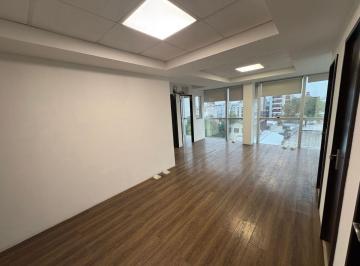 Oficina comercial de 4 ambientes, Morón · Oficina Comercial en Alquiler - Morón Premium - 4 Ambientes - 2 Cocheras - 4 Baños - Morón Centro