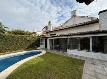 Casa · 198m² · 4 Ambientes · 1 Cochera · Casa de 2 Plantas en Venta, Íntegramente Refaccionada, en Punta Chica
