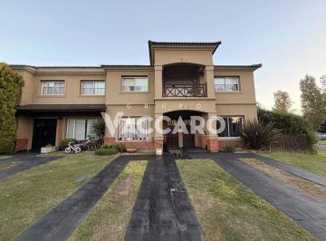 VCO-VCO-1386_2 · Casa en Alquiler en Barrio Cerrado Altos del Sol