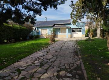 Casa · 66m² · 3 Ambientes · 1 Cochera · Casa Quinta con Piscina Sobre Amplio Lote | Spegazzini