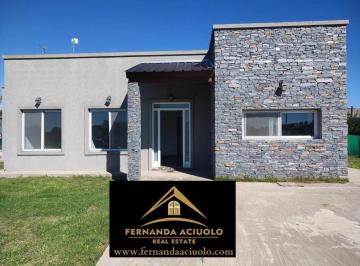 Casa · 115m² · 5 Ambientes · 2 Cocheras · Casa en Venta/ Alquiler Barrio Privado Laguna Azul, Apta Credito