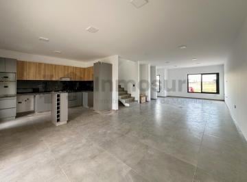 Casa · 180m² · 3 Dormitorios · 2 Cocheras · Duplex en Venta 3 Dorm Prados de Manantiales Premium